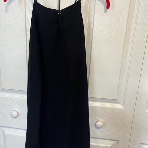 Simple black A frame style dress - Picture 3 of 3